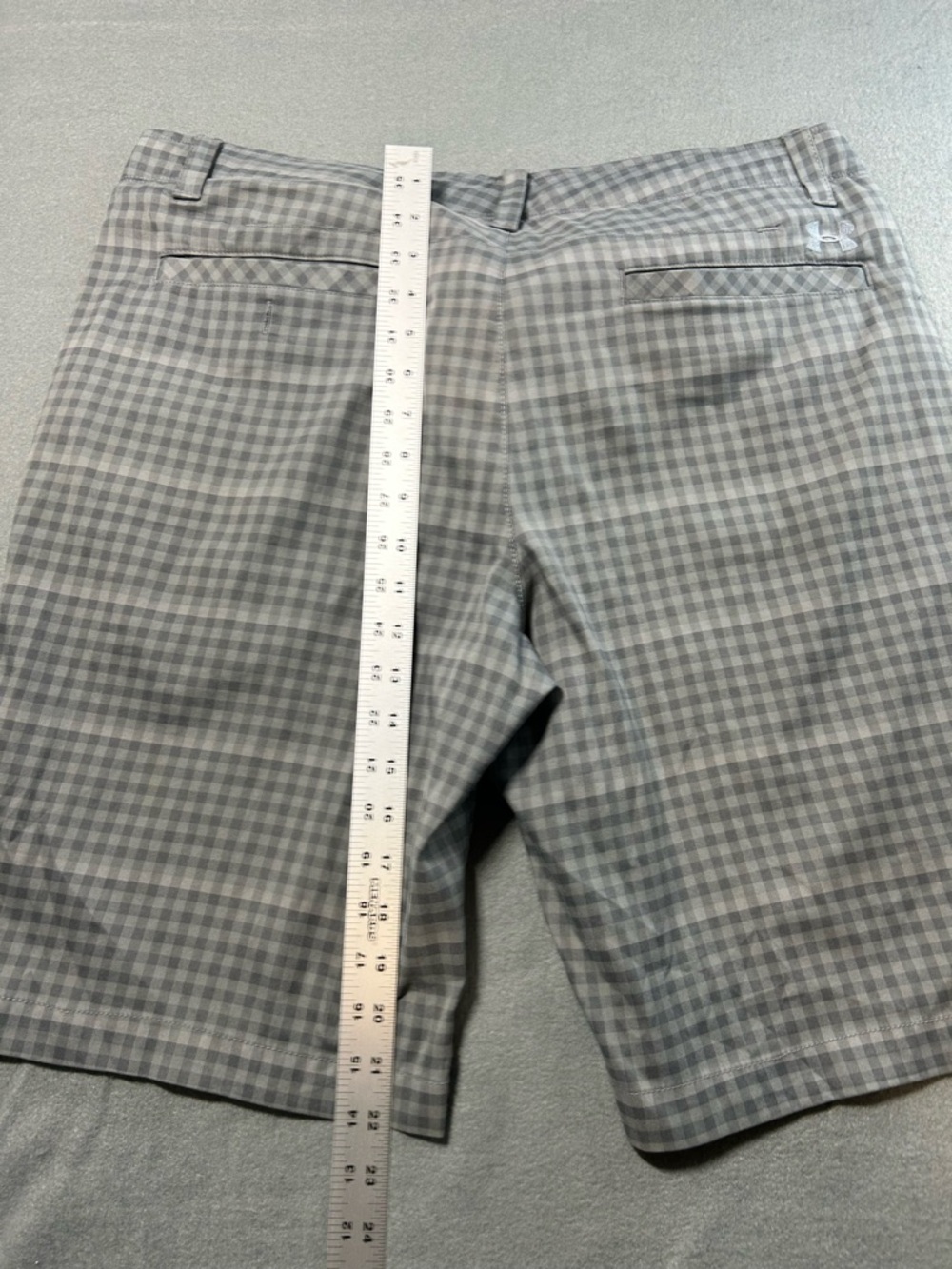 Under Armour Men’s Gray Plaid Golf Shorts - Picture 9 of 9